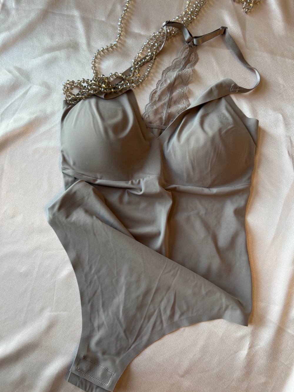 Smooth Lace-Trim Bodysuit Bra in Taupe new without tags!